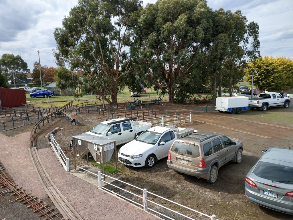 Cobden Miniature Railway & Mini Golf Park | amusement park | Graylands Rd, Cobden VIC 3266, Australia | 0355932362 OR +61 3 5593 2362