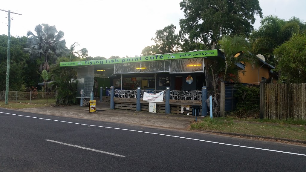 Flying Fish Point Cafe & Store | post office | 9 Elizabeth St, Flying Fish Point QLD 4860, Australia | 0740612180 OR +61 7 4061 2180