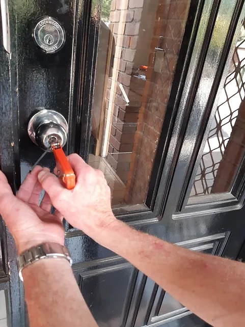 Dorset locksmiths | 33 Power St, Croydon North VIC 3136, Australia | Phone: 0418 358 740