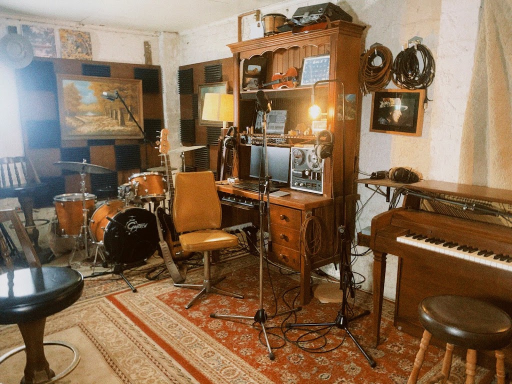 Easy Machine Recordings | Plunkett Rd, Cedar Creek QLD 4207, Australia | Phone: 0422 022 669