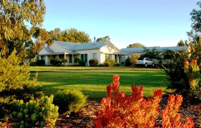 Grampians View Bed and Breakfast | lodging | 70 MacArthur St, Dunkeld VIC 3294, Australia | 0355772450 OR +61 3 5577 2450