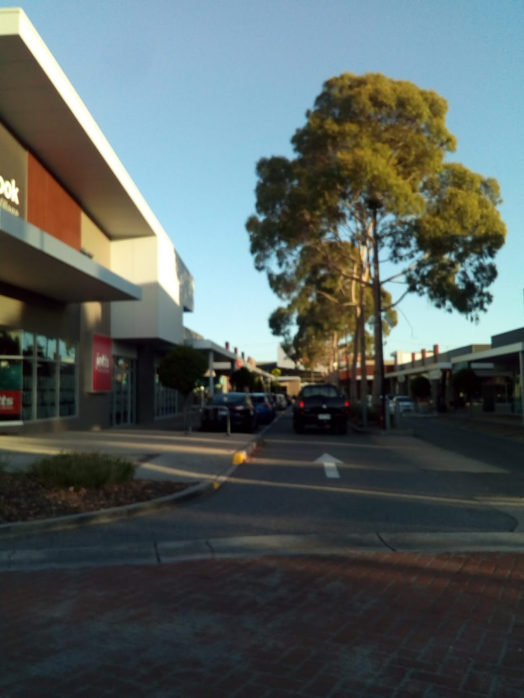 Lynbrook Village Shopping Centre | shopping mall | 75 Lynbrook Blvd, Lynbrook VIC 3975, Australia | 0397998267 OR +61 3 9799 8267