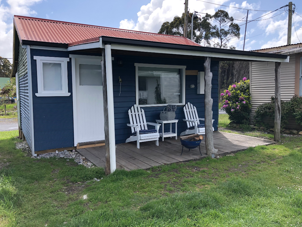 Moore View Cottage | lodging | 67 Lettes Bay Rd, Strahan TAS 7468, Australia | 0407312848 OR +61 407 312 848