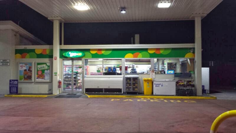 BP | gas station | Donald St &, Hornibrook Esplanade, Woody Point QLD 4019, Australia | 0732845996 OR +61 7 3284 5996