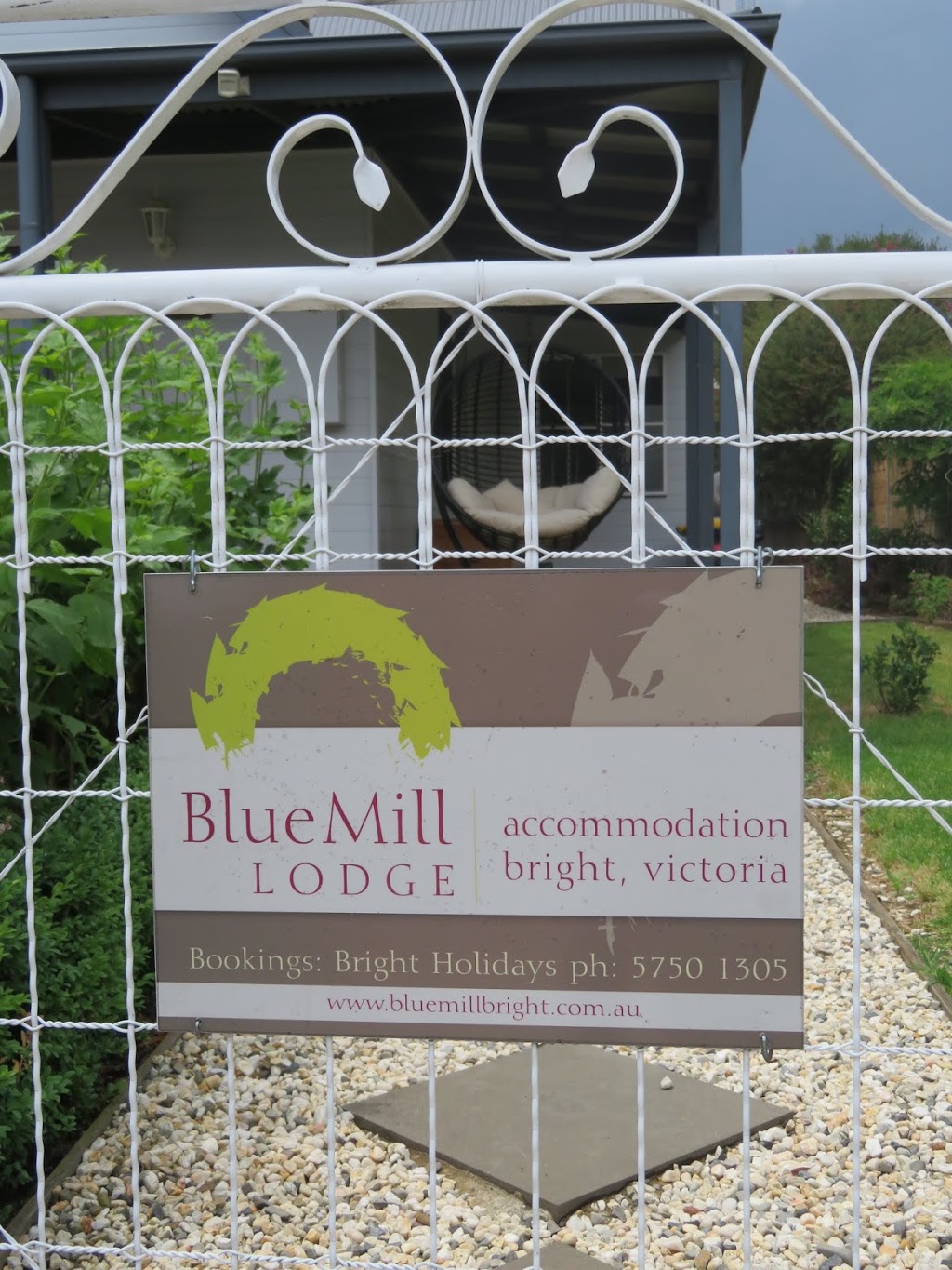 BlueMIll Lodge | lodging | 7 Blue Wren Cl, Bright VIC 3741, Australia | 0407078744 OR +61 407 078 744
