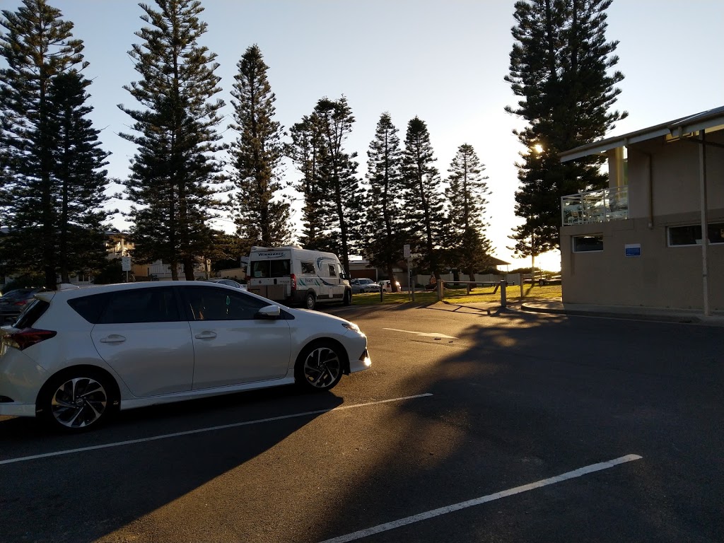 Narrabeen SLSC Carpark | parking | Cnr Albert Street &, Ocean St, Narrabeen NSW 2101, Australia
