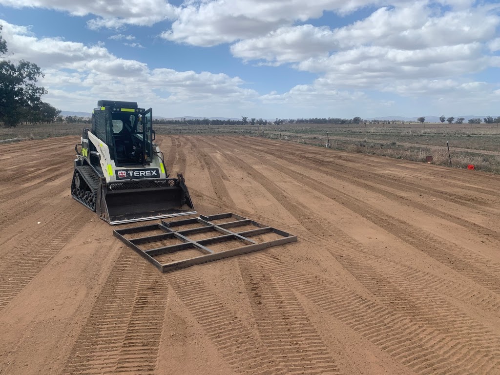 Henry Earthmoving Group | 476 Somerton Rd, Somerton NSW 2340, Australia | Phone: 0407 218 131