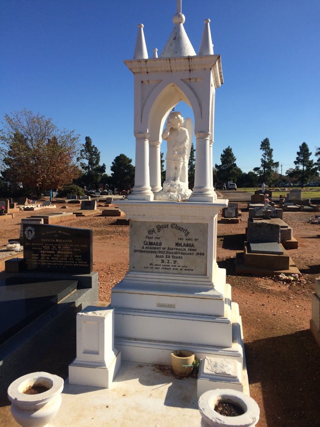 Griffith General Cemetery | 83-111 Wakaden St, Griffith NSW 2680, Australia | Phone: (02) 6962 8100