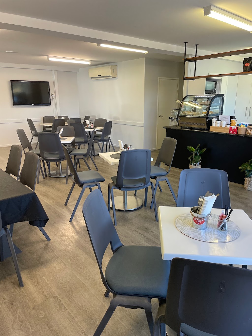Authentic Cafe | cafe | 350 Loganlea Rd, Meadowbrook QLD 4131, Australia | 0732009464 OR +61 7 3200 9464