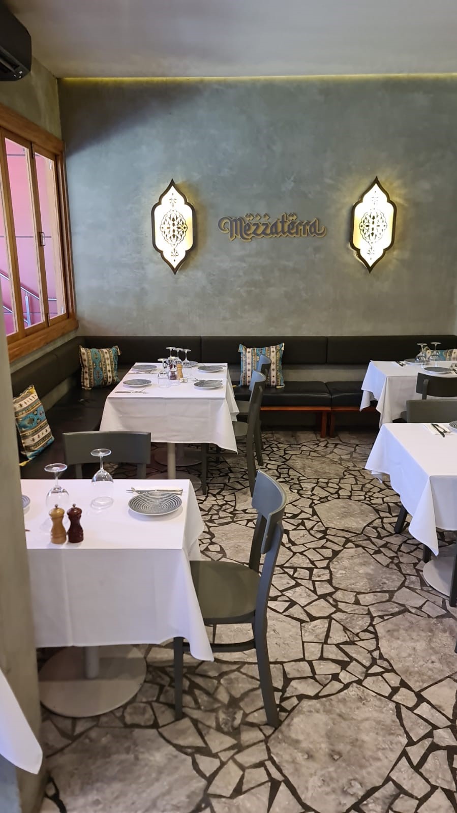 Mezzaterra Illawong | restaurant | 273A Fowler Rd, Illawong NSW 2234, Australia | 0295320543 OR +61 2 9532 0543