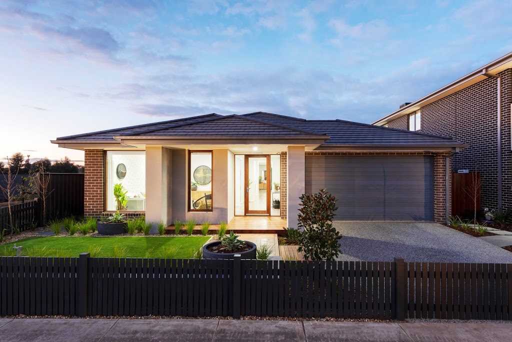 Burbank Homes - Highlands Estate, Craigieburn | general contractor | 57 Whitfield Cres, Craigieburn VIC 3064, Australia | 132872 OR +61 132872