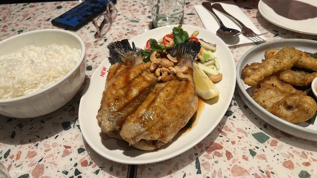 New Town Thai, West HQ | 33 Railway St, Rooty Hill NSW 2766, Australia | Phone: (02) 9625 5500