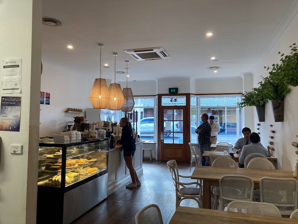 Hussy Speciality Coffee & Kitchen | 35 Main St, Young NSW 2594, Australia | Phone: (02) 6382 2424