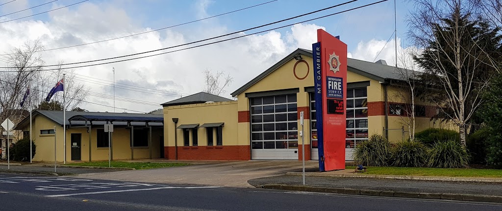 Mount Gambier Fire Station | fire station | 20 Crouch St S, Mount Gambier SA 5290, Australia | 0887250634 OR +61 8 8725 0634