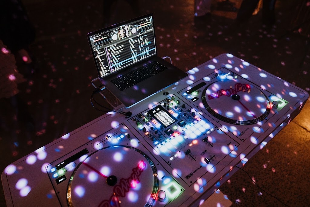 DJ Wigginz | 90 Crooks Rd, Barrabool VIC 3221, Australia | Phone: 0410 900 871