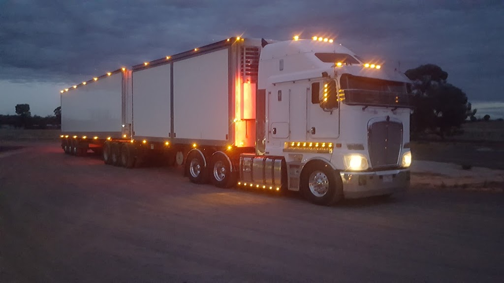 Barry Knee Haulage | moving company | 64 Mallee Hwy, Piangil VIC 3597, Australia | 0350305670 OR +61 3 5030 5670