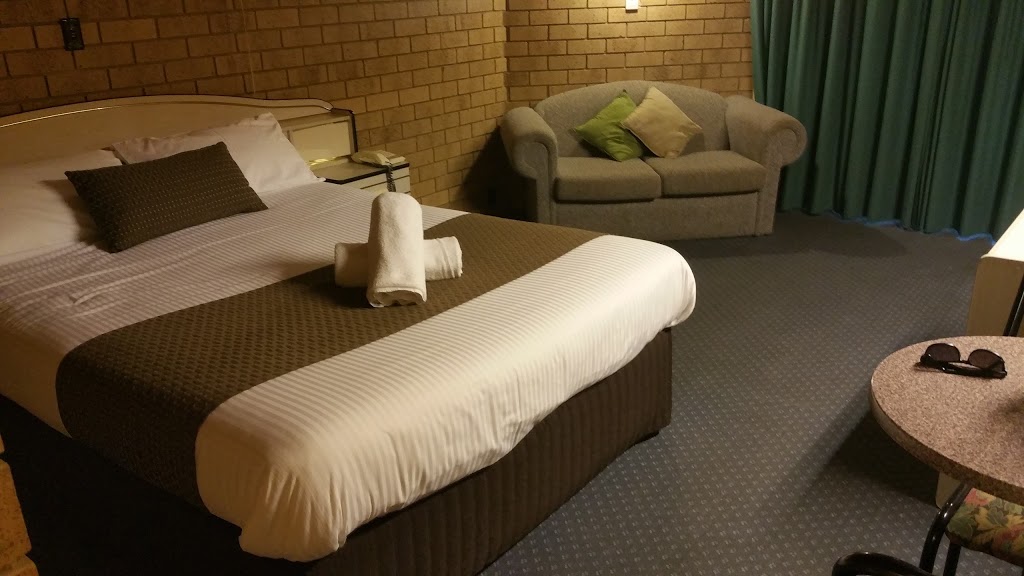 High Country Motor Inn | 13-17 Great Alpine Rd, Bright VIC 3741, Australia | Phone: (03) 5755 1244