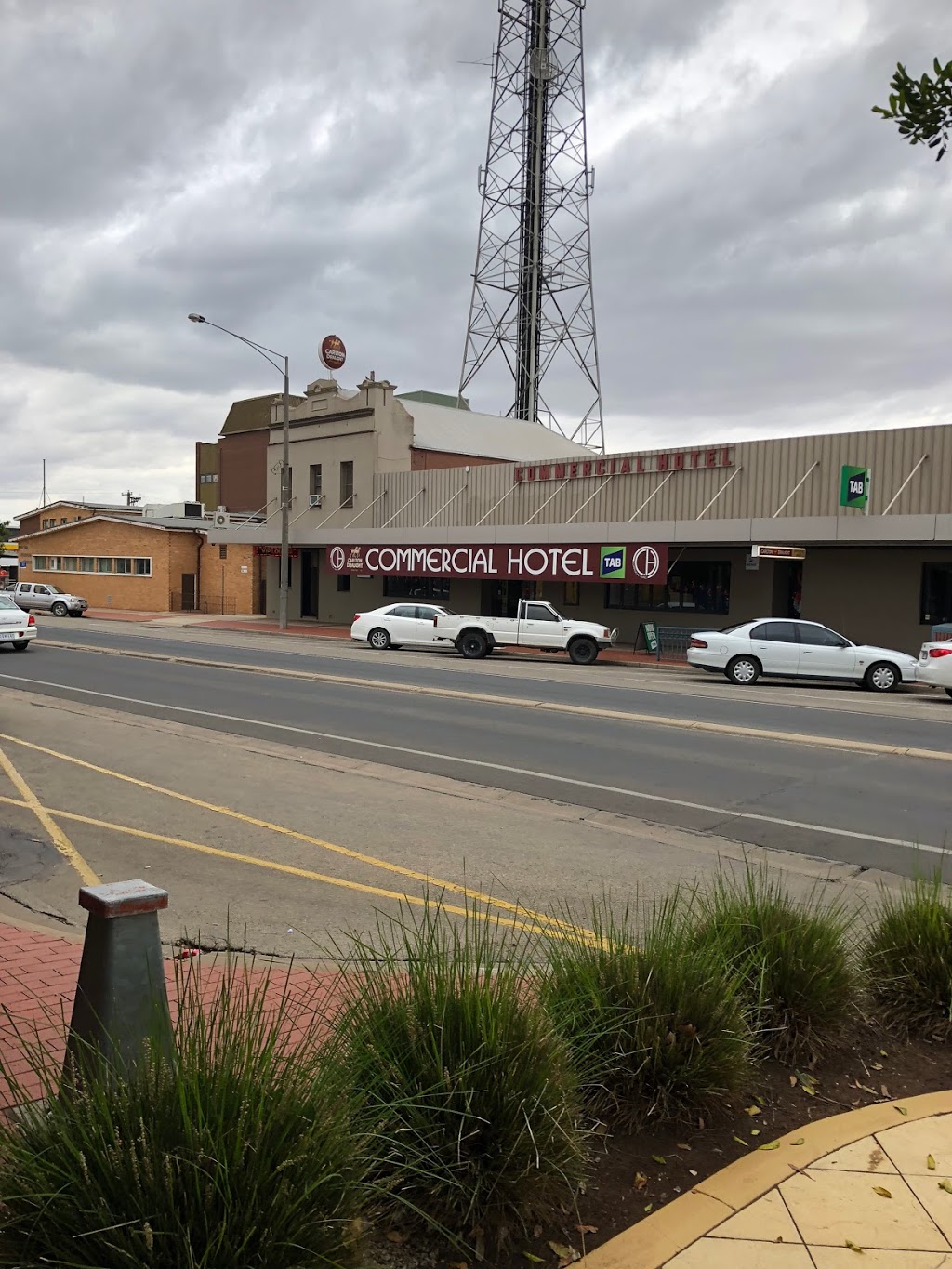 Commercial Hotel | 91 Campbell St, Swan Hill VIC 3585, Australia | Phone: (03) 5032 1214