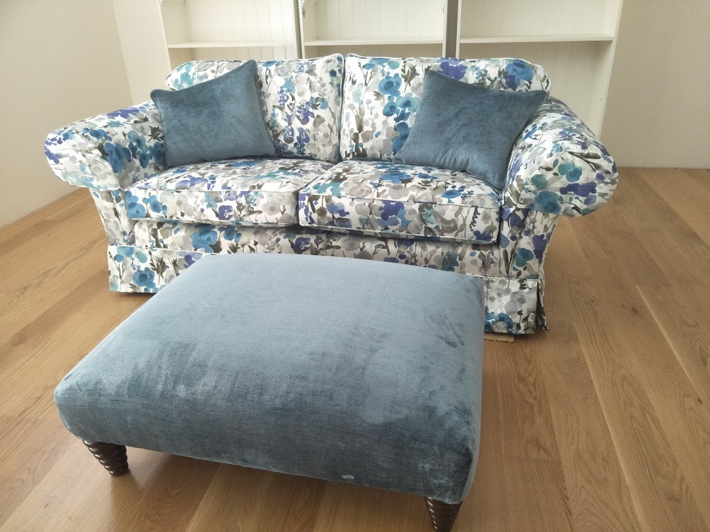 Phils Upholstery | 17 Torwood Edge, Halls Head WA 6210, Australia | Phone: 0413 776 223