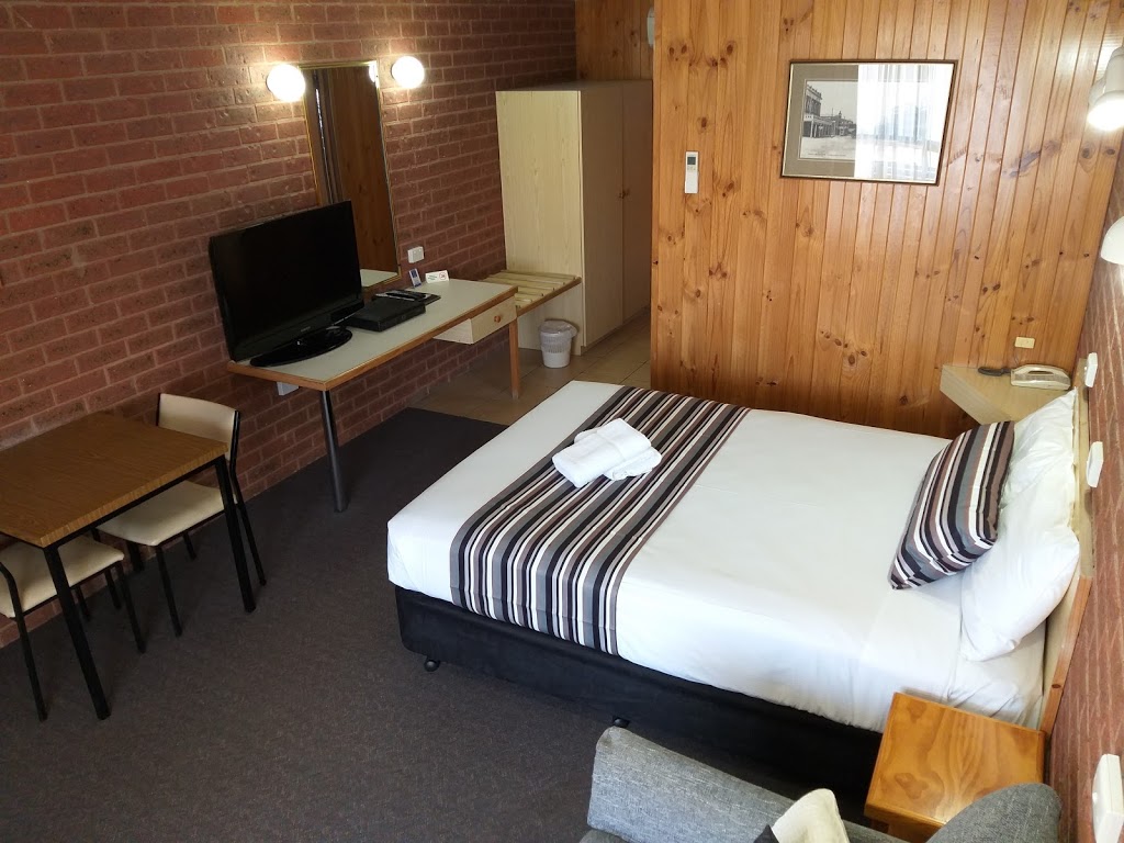 Country Mile Motor Inn | lodging | 14 Cross St, Forbes NSW 2871, Australia | 0268524099 OR +61 2 6852 4099
