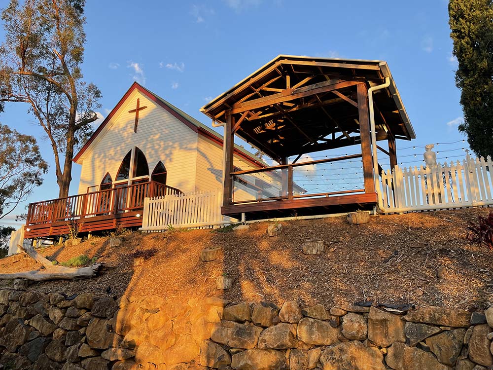 Hilltop Estate | 1525 Tamborine Oxenford Rd, Wongawallan QLD 4210, Australia | Phone: 0401 742 278