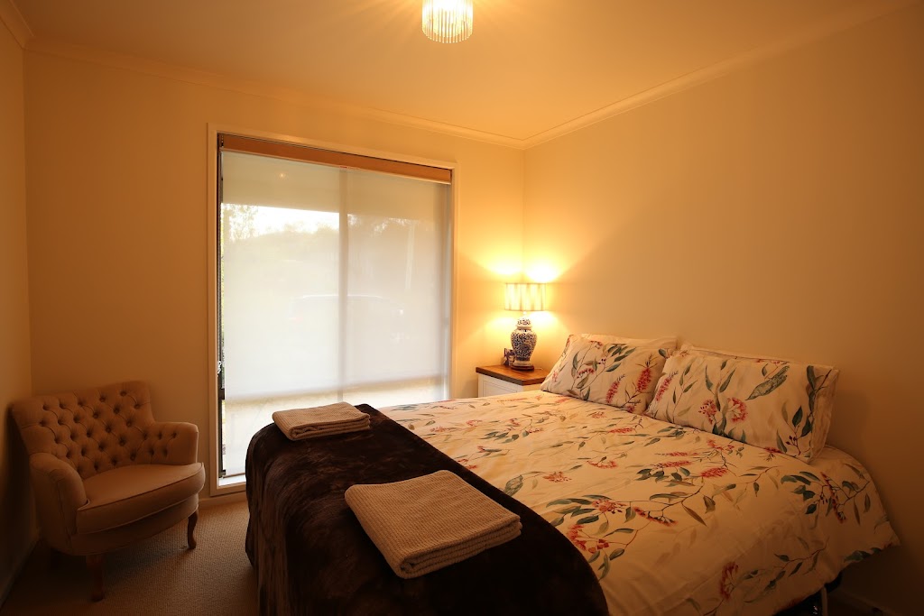 Bridgecroft Cottage - Cosy 2 bedroom cottage | Front Unit, Unit 1/7 Charles St, Richmond TAS 7025, Australia | Phone: 0439 481 293