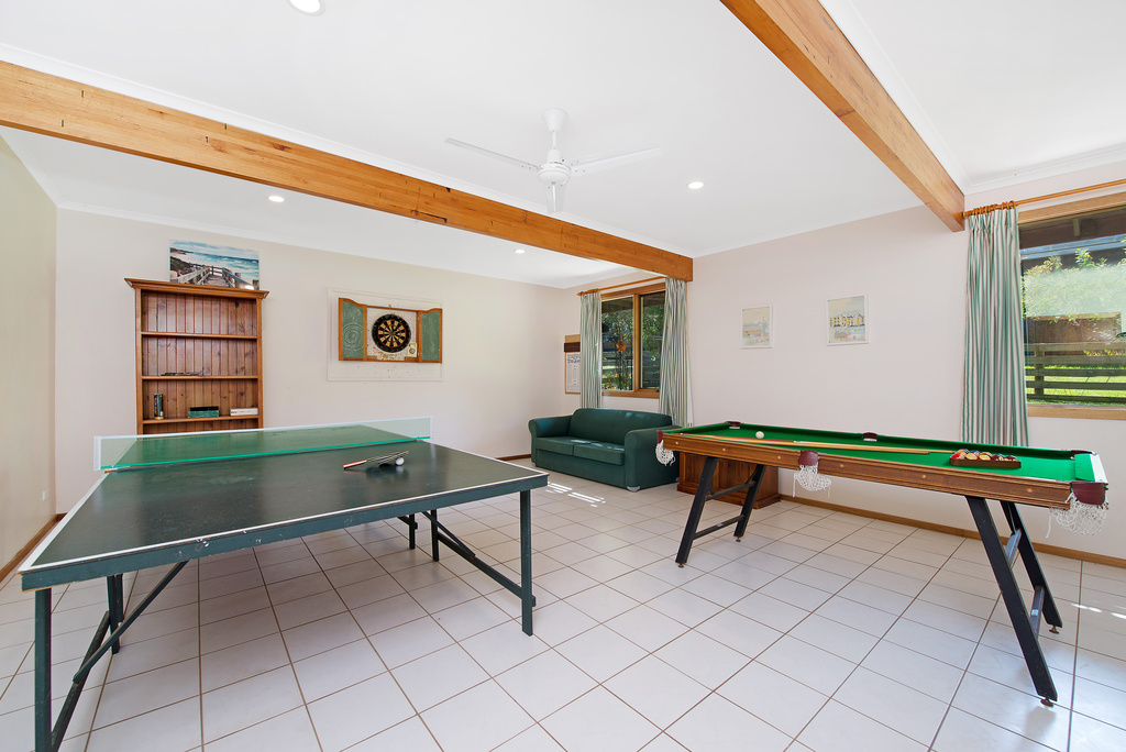 Brigadoon Holiday Home Skenes Creek | 10 Otway St, Skenes Creek VIC 3233, Australia | Phone: (03) 5237 2600