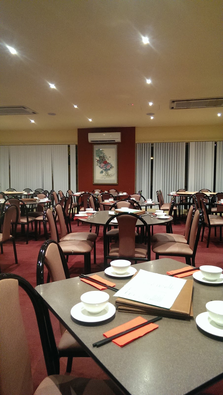 Dumpling Inn Restaurant | restaurant | 1/1 Lawry Pl, Macquarie ACT 2614, Australia | 0262532268 OR +61 2 6253 2268