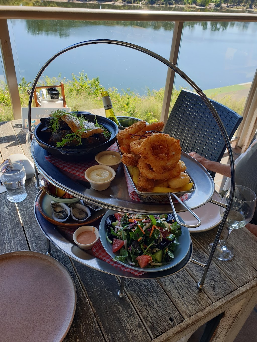 PADDLES AT NEPEAN ROWERS | 32 Bruce Neale Dr, Penrith NSW 2750, Australia | Phone: (02) 4731 2255