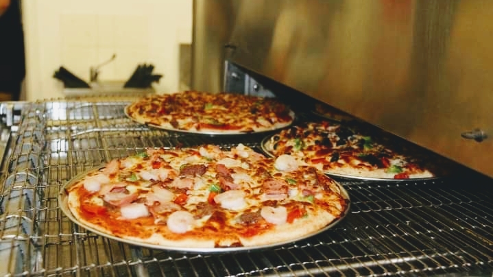 A Trucking Good Pizza | meal takeaway | 130 Marshall St, Goondiwindi QLD 4390, Australia | 0745738827 OR +61 7 4573 8827