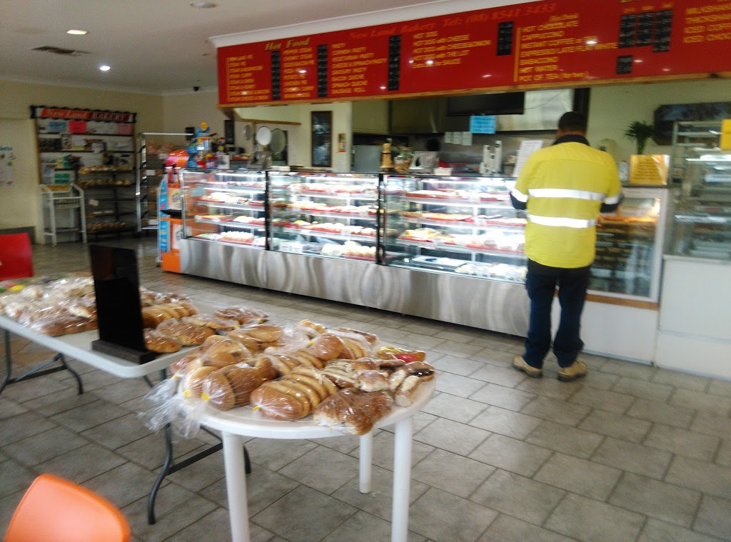 Newland Bakery | bakery | 12901 Sturt Hwy, Waikerie SA 5330, Australia | 0885413433 OR +61 8 8541 3433