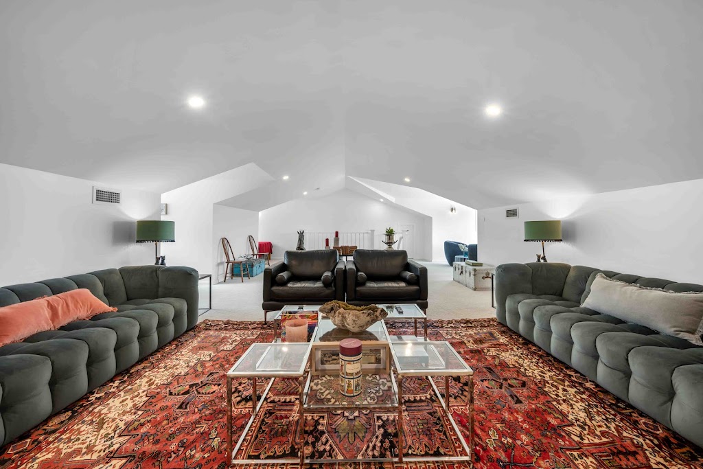 Burrugin Lodge | Cedar View Rd, Beaumont NSW 2577, Australia | Phone: (02) 4415 9539