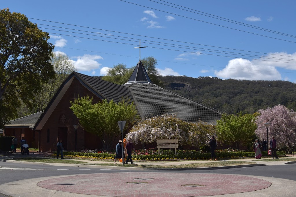 St Thomas Aquinas Catholic Church | church | 2 Bendooley St, Bowral NSW 2576, Australia | 0248611902 OR +61 2 4861 1902