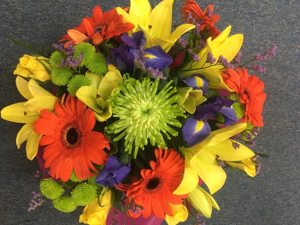 Harrington Flowers And Gifts | florist | 15 E Lansdowne Rd, Lansdowne NSW 2430, Australia | 0265561191 OR +61 2 6556 1191