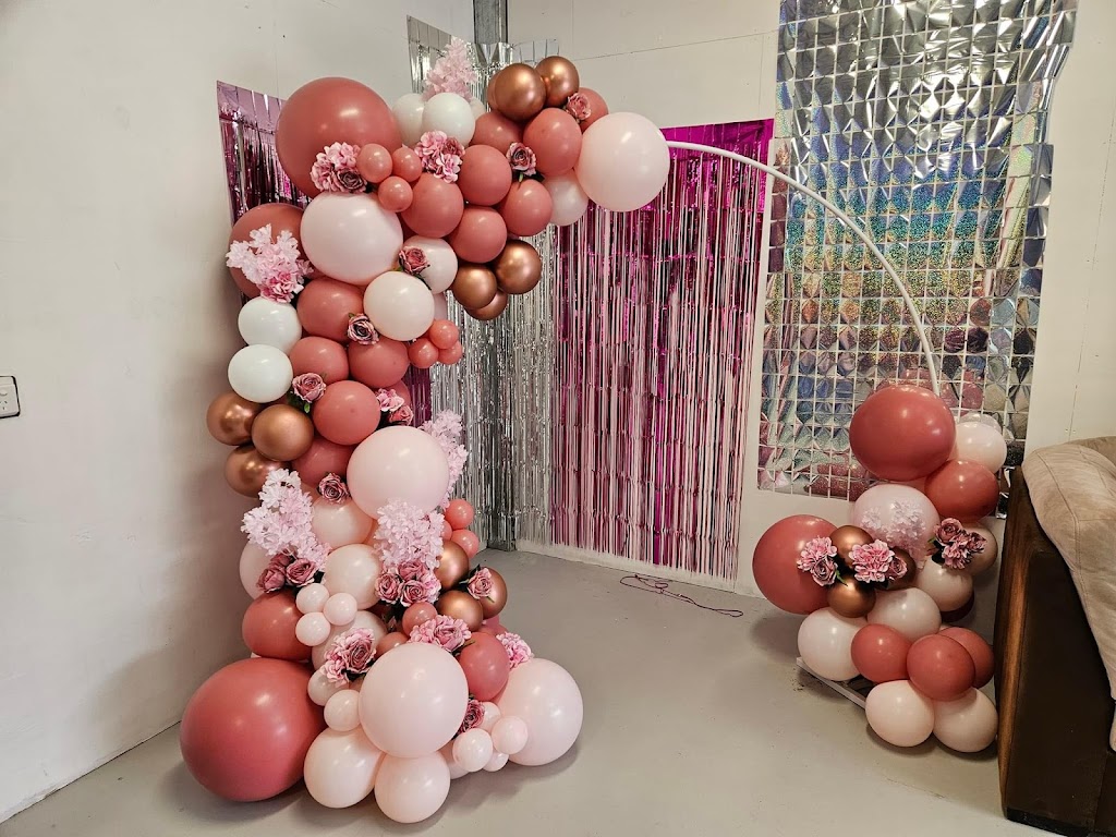 Bursting Balloons | 38 Statesman Dr, Kurunjang VIC 3337, Australia | Phone: 0411 832 772
