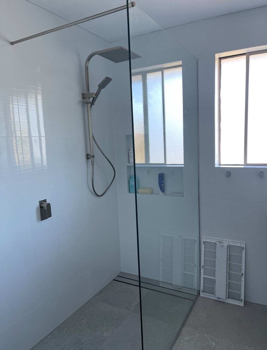 One Take Builders | 9 Cox Dr, Dennes Point TAS 7150, Australia | Phone: 0411 564 003