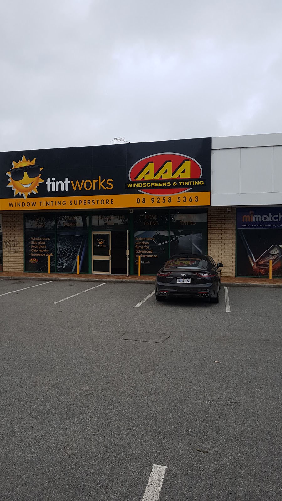 AAA Windscreens | car repair | 3/1264 Albany Hwy, Cannington WA 6107, Australia | 0892585363 OR +61 8 9258 5363