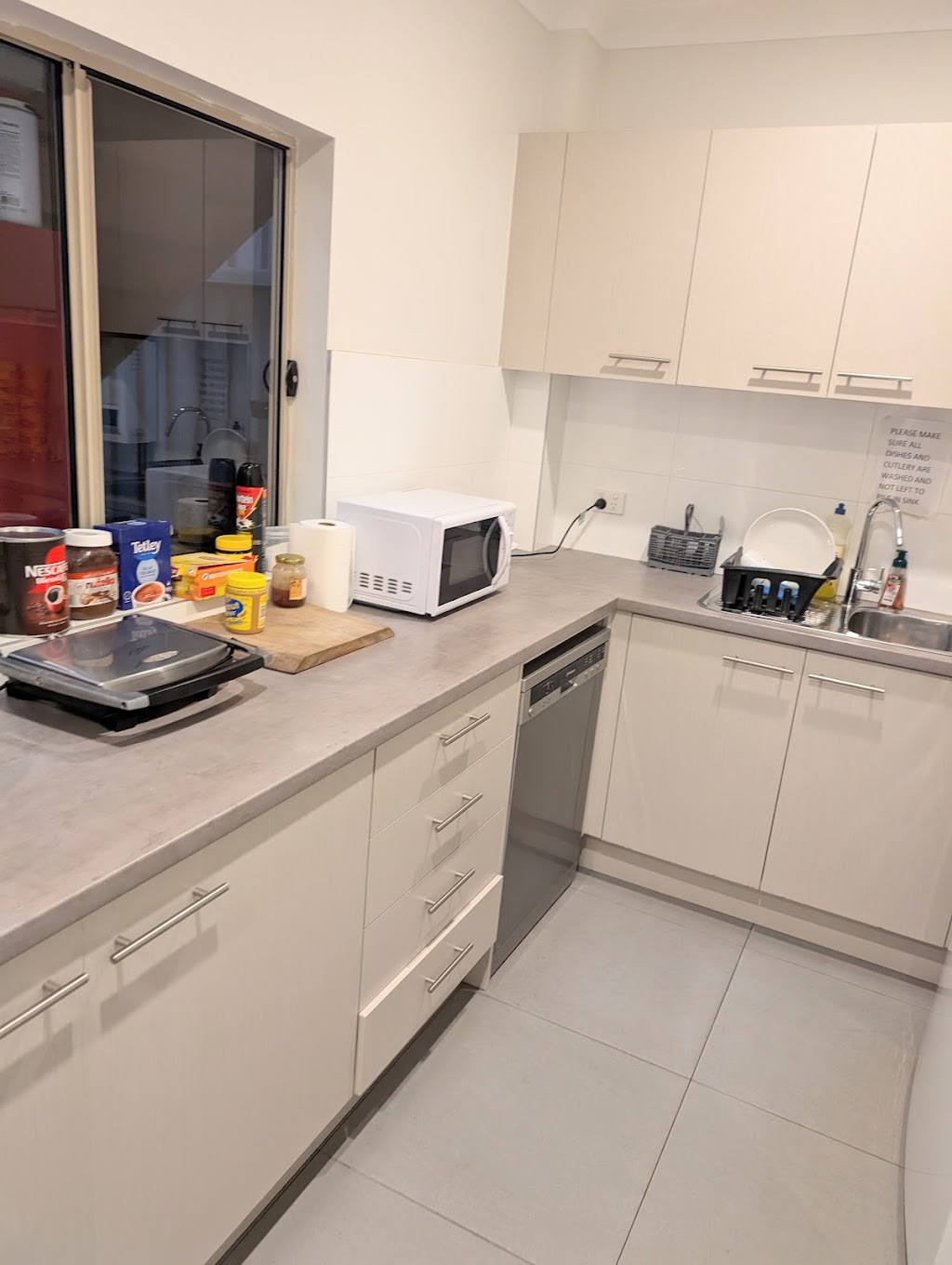 LSR Team Clean | Lacepede Pl, Hinchinbrook NSW 2168, Australia | Phone: 0450 605 200