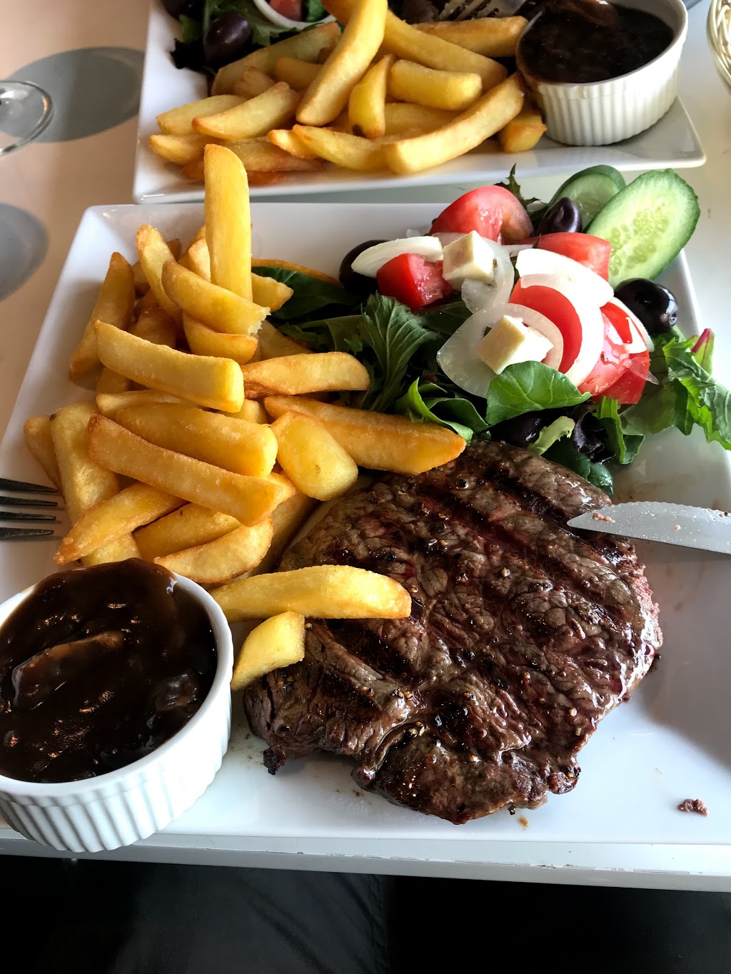 Harrys Grill | restaurant | 185 Princes Hwy, Arncliffe NSW 2205, Australia | 0425271800 OR +61 425 271 800