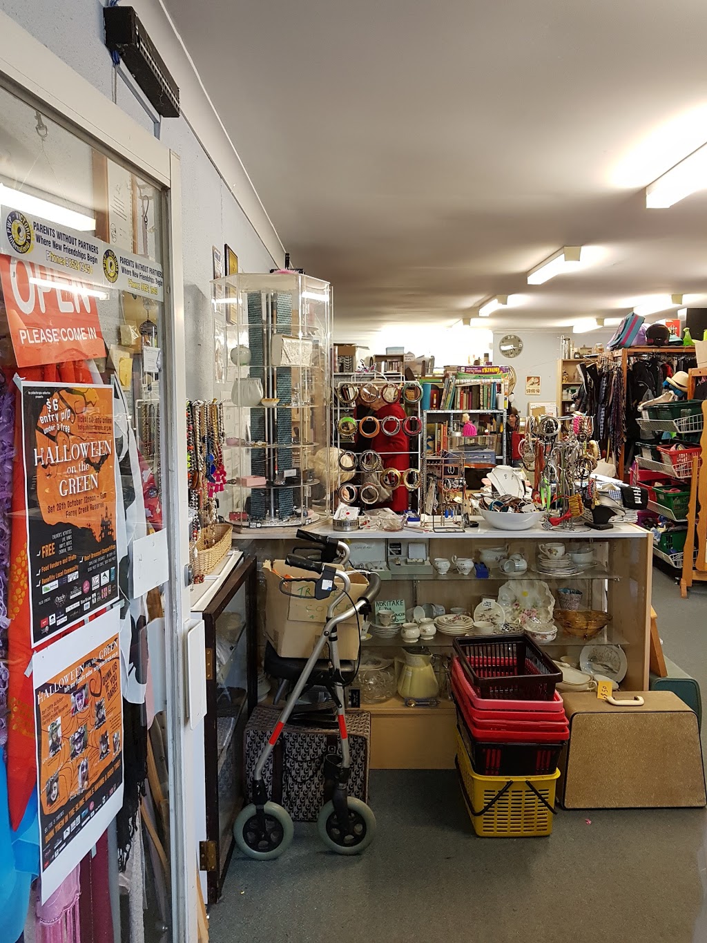 Tecoma Community Op Shop | store | 89 Sandells Rd, Tecoma VIC 3160, Australia | 0397525322 OR +61 3 9752 5322