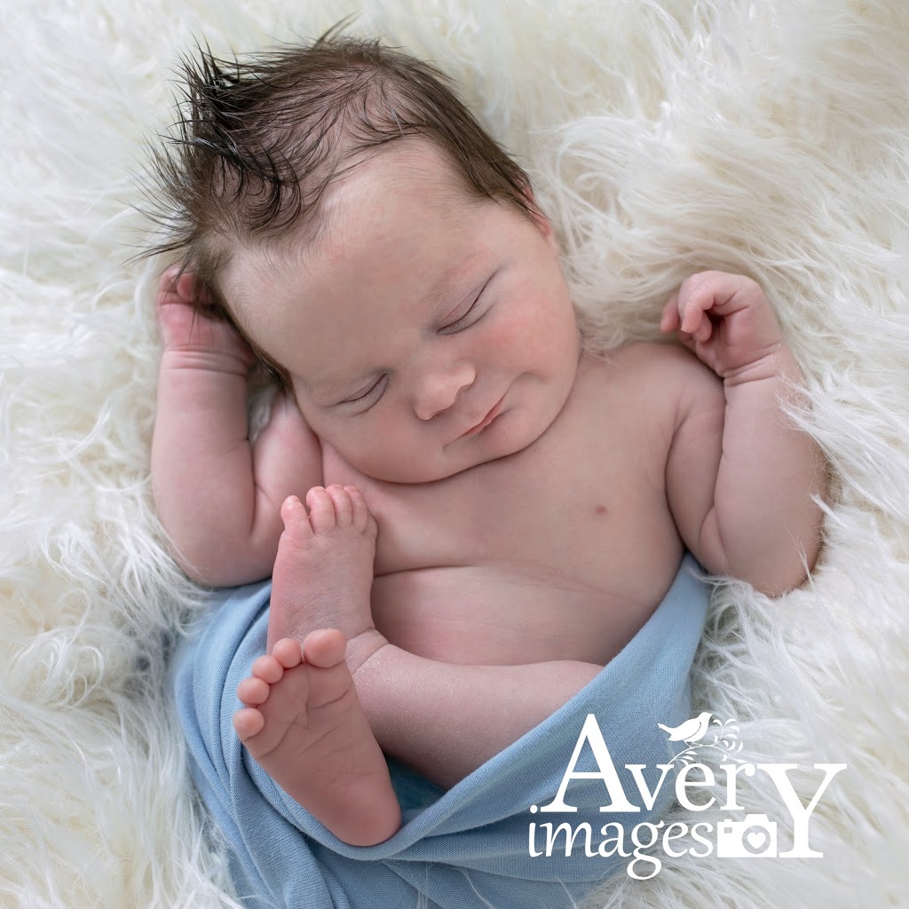 Avery Images - Newborn + Family Photographer | Lindeman Grove, Cessnock NSW 2325, Australia | Phone: 0447 981 066