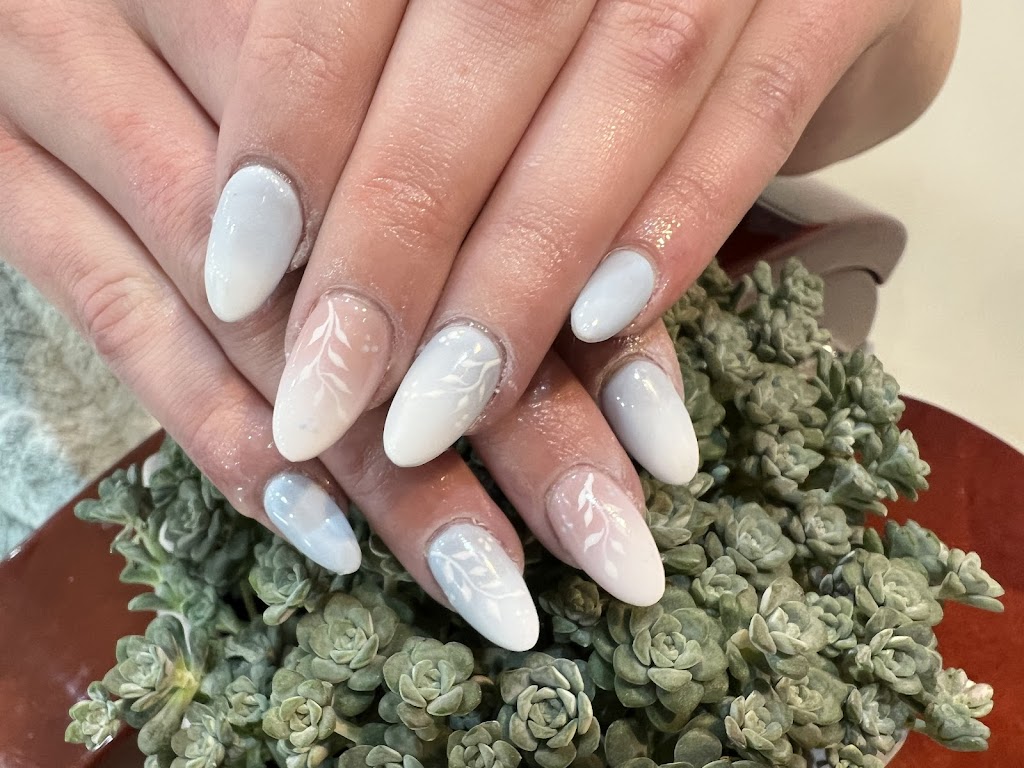 Emerald Nail Salon | shop 28/144 Egerton St, Emerald QLD 4720, Australia | Phone: 0423 117 124