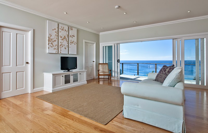 Betina King - Holiday Accommodation | 30 Morella Rd, Whale Beach NSW 2107, Australia | Phone: 0418 481 969