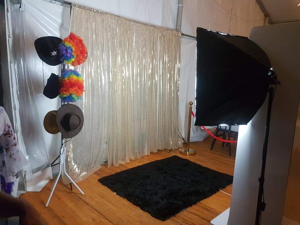 Lucky Shots Photobooth | food | Waverley Rd, Mannering Park NSW 2259, Australia | 0405558812 OR +61 405 558 812