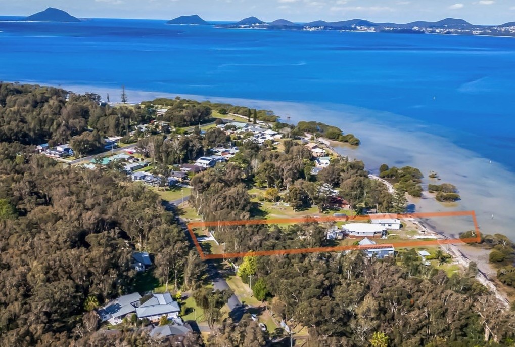 Port Stephens -- Pindimar Beach House | 66 Cambage St, Pindimar NSW 2324, Australia | Phone: 0481 111 011
