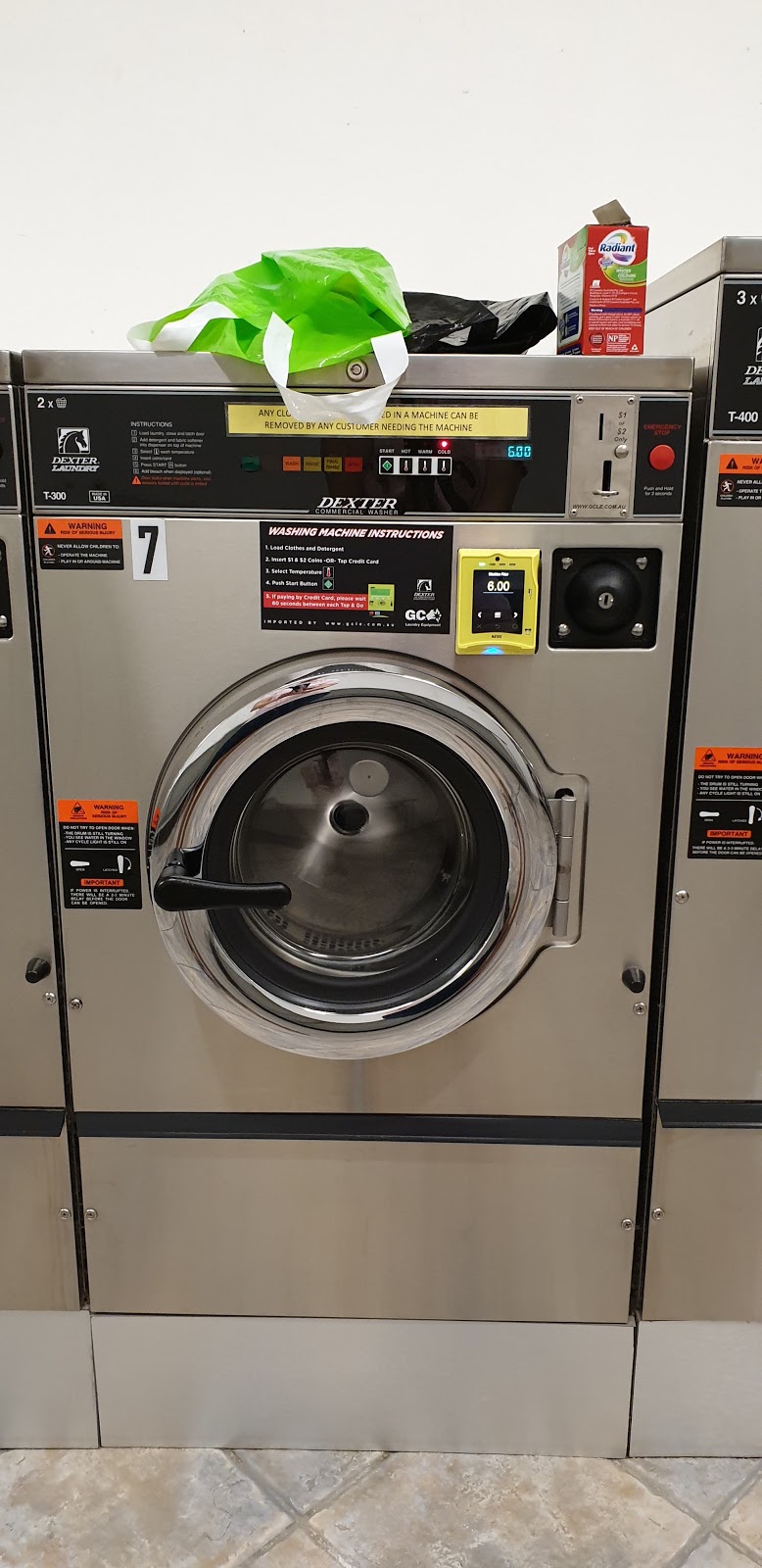 Splash Laundromat Mermaid | laundry | 64 Karbunya St, Mermaid Waters QLD 4218, Australia | 0438169251 OR +61 438 169 251
