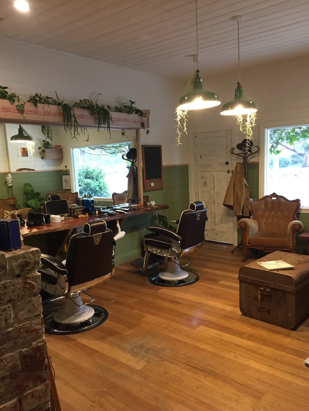 Dudley moss | hair care | 4 Mountjoy Parade, Lorne VIC 3232, Australia | 0352892403 OR +61 3 5289 2403