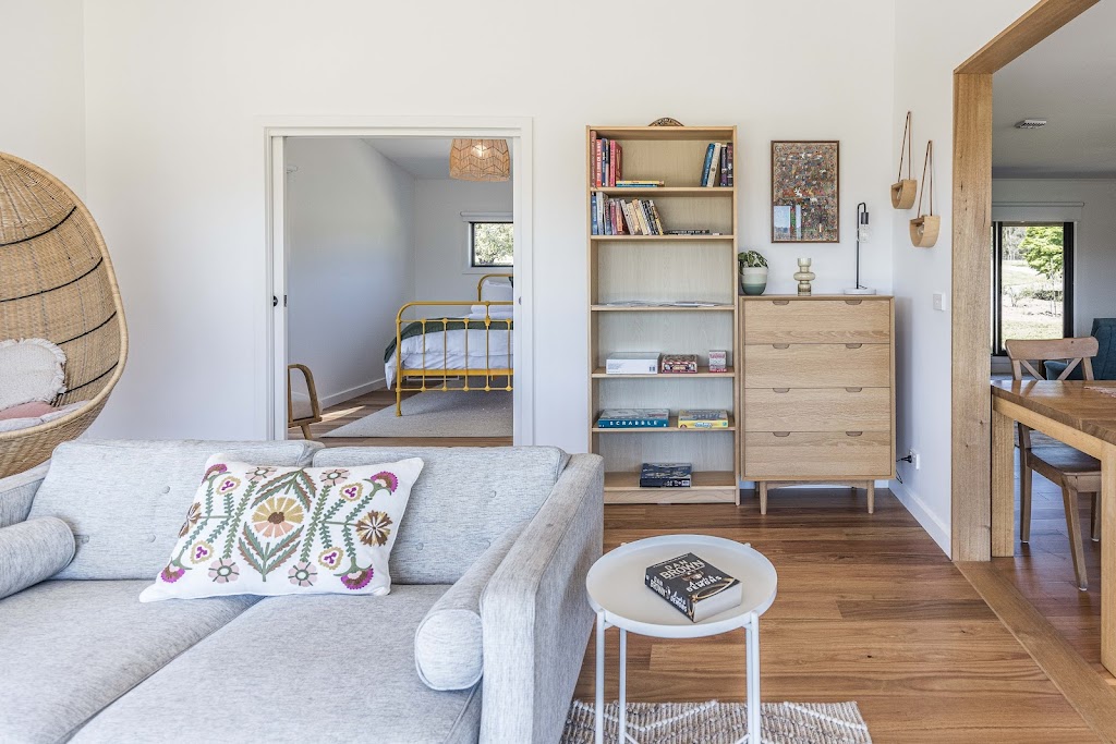 Cobaw Views - a Mount Towrong Vineyard retreat | 831 Three Chain Rd, Newham VIC 3442, Australia | Phone: 0457 222 654