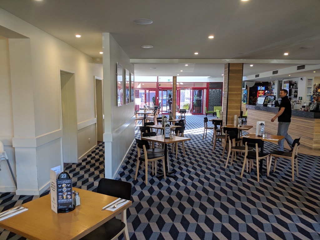 Pascoe Vale Hotel | 12 Railway Parade, Pascoe Vale VIC 3044, Australia | Phone: (03) 9375 9800