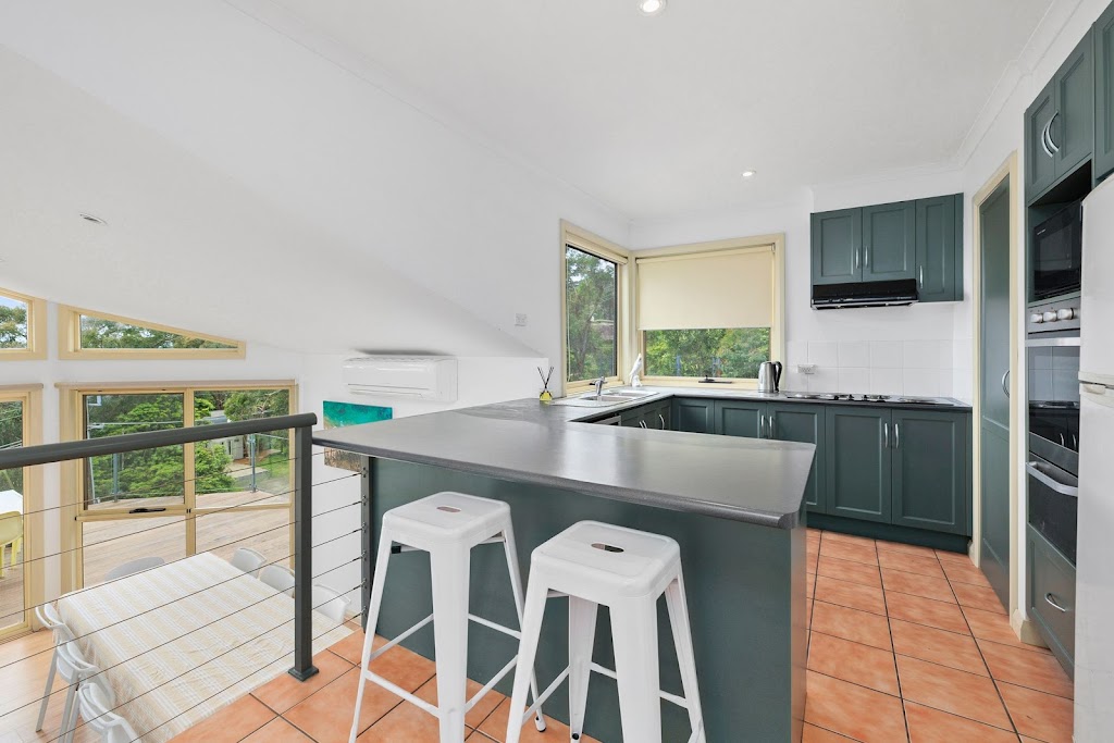 Richardson Retreat - Lorne Holiday Stays Pty Ltd | 48 Richardson Blvd, Lorne VIC 3232, Australia | Phone: 0497 226 952